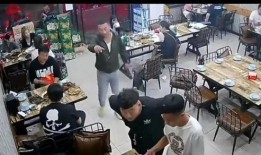 最新烧烤店爆料视频下载,独家视频带你探秘后厨秘密